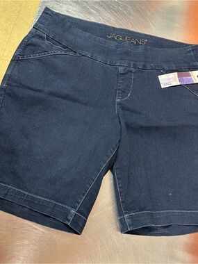 NWT JAG Jeans Plus Size 18W Pull-On Denim Bermuda Shorts Dark Wash Classic Fit⁠